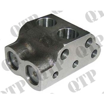 Massey Ferguson Hydraulic Pump Chamber 35 65 c/w Valve - 184471