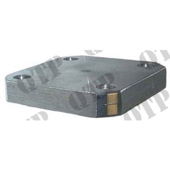 Stub Axle Bearing Plate Massey Ferguson 4WD - 6635