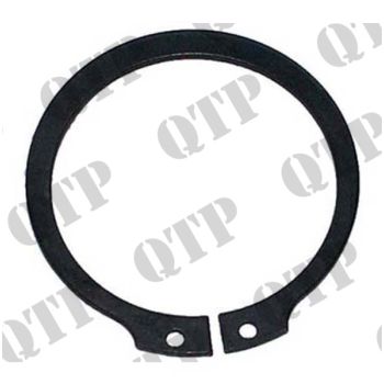 Massey Ferguson Input Bearing Retaining Circlip - 762101